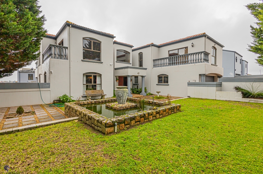 4 Bedroom Property for Sale in Myburgh Park Western Cape